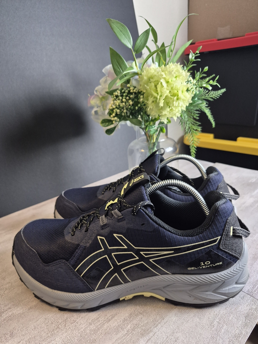 Asics Navy and Light Yellow Gel-Venture 10 Trail Shoes MENS SIZE 11.5